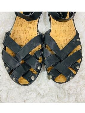 Bare Traps 10 Black Strappy Cork-Insole Women's Sandals